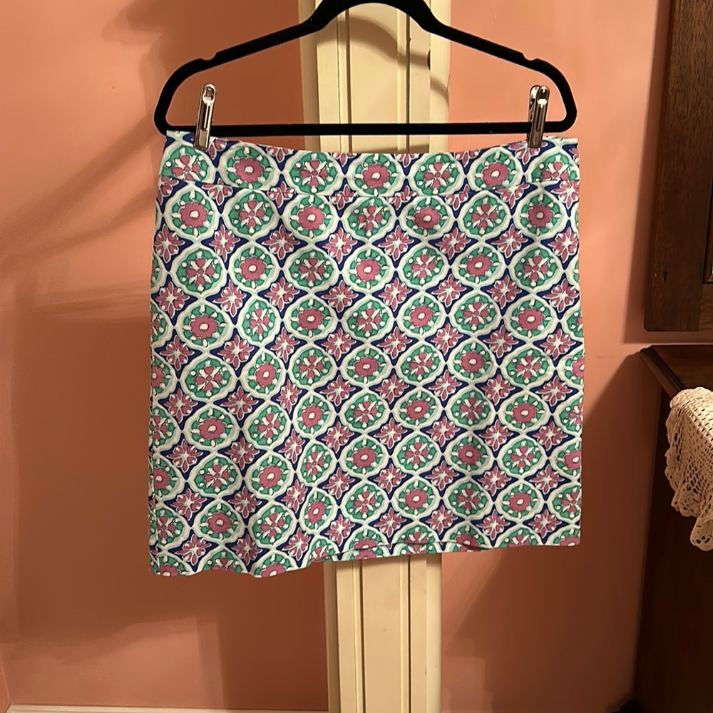 Talbots 12 Petite Colorful patterned a-line skirt!! The perfect pop of color!!